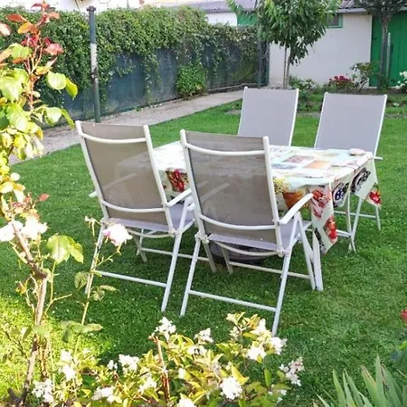 Prázdninový dům Maison De Avec Jardin Et Parking Prives Ouistreham