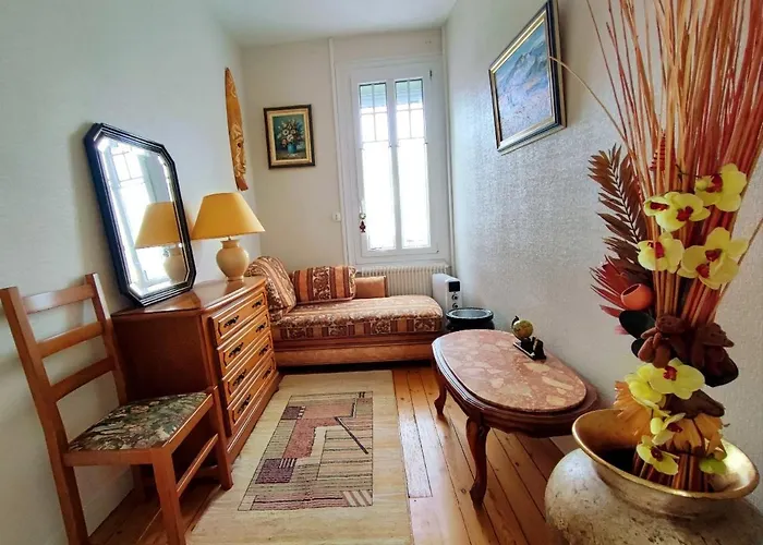 Prázdninový dům Maison De Avec Jardin Et Parking Prives