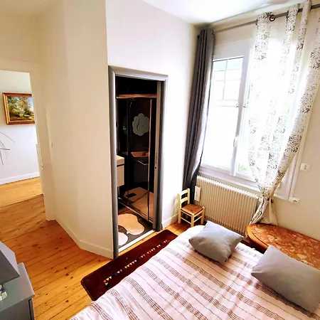 Prázdninový dům Maison De Avec Jardin Et Parking Prives Ouistreham